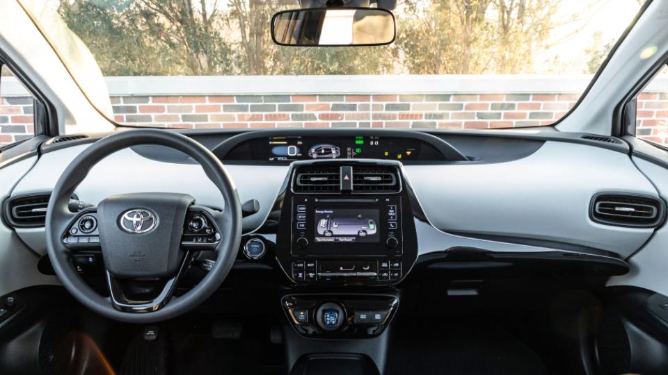 آپشنهای تویوتا پریوس