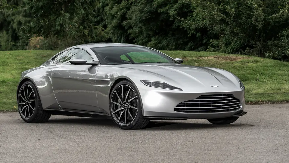 آستون‌مارتین DB10