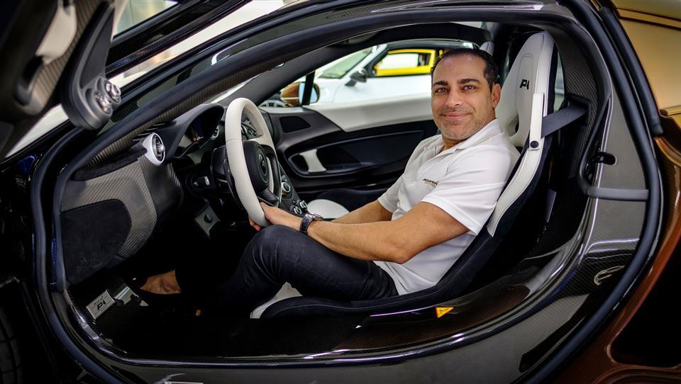 مانی خوش بین