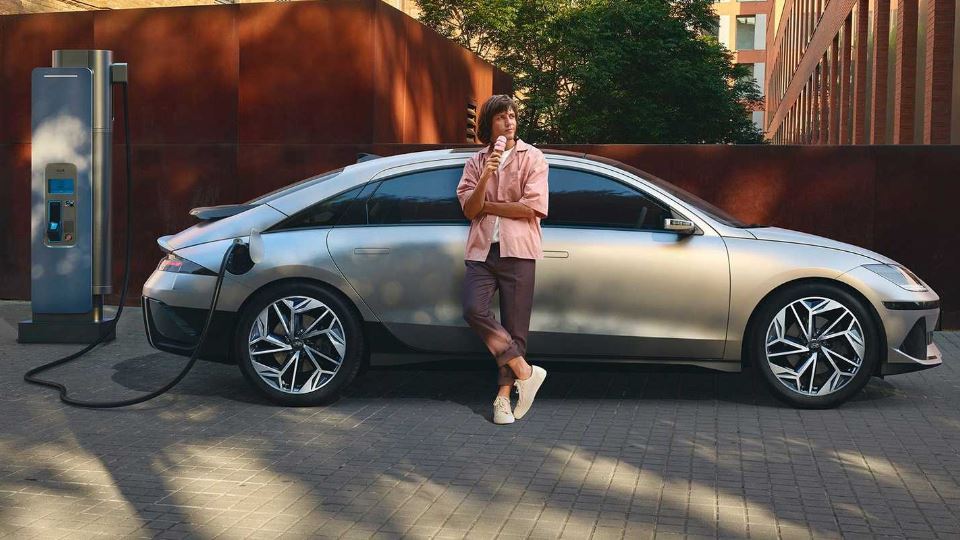 هیوندای آیونیک 6