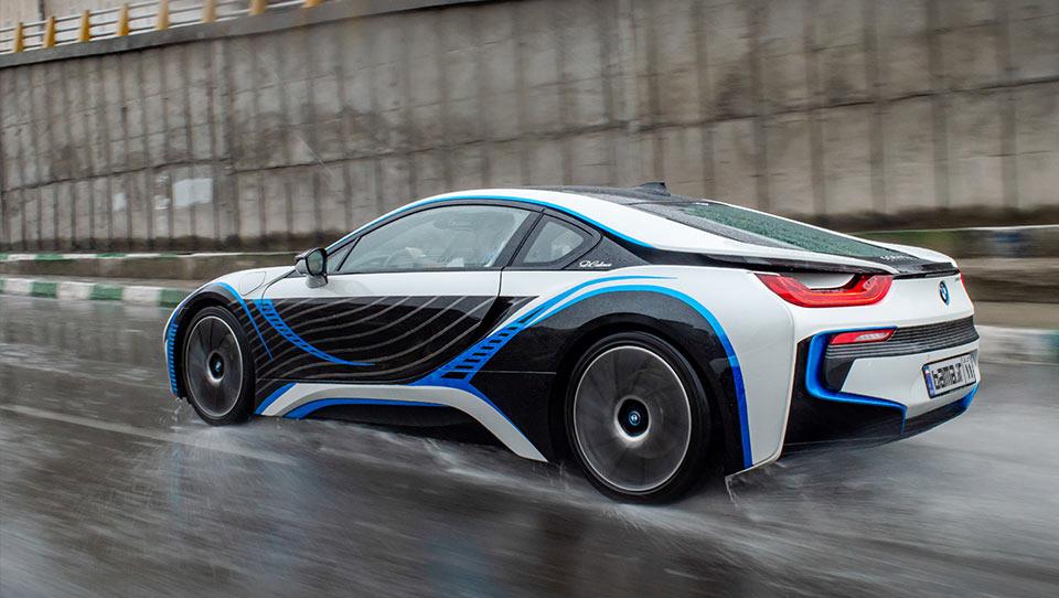 تجربه رانندگی ب‌ام‌و i8