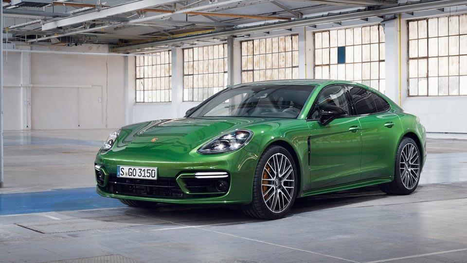 پورشه مدل 2021 از پانامرا 4S