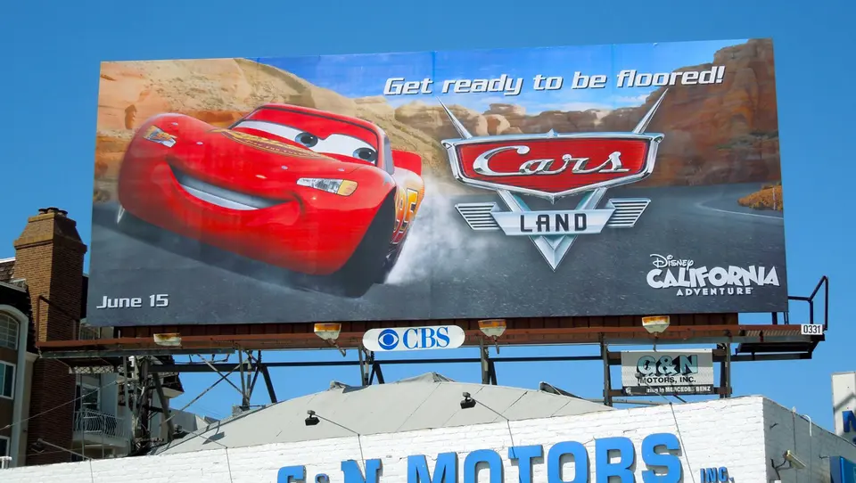 سرزمین خودروها - دیزنی کالیفرنیا (آمریکا)