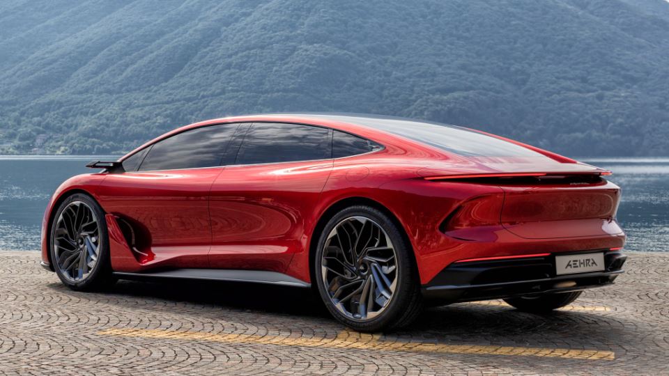 سدان برقی Aehra