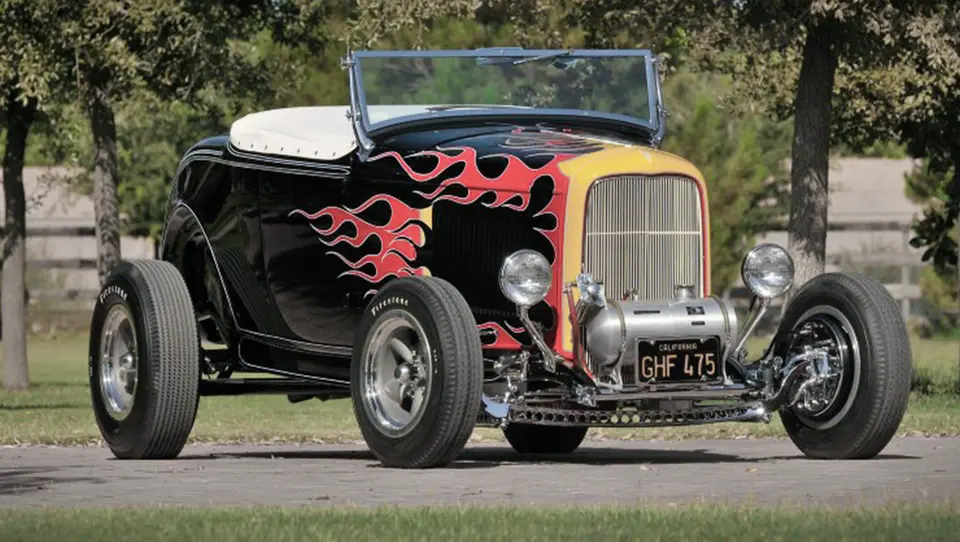 4 - فورد رودستر مدل 1932 (تام مک مولن)