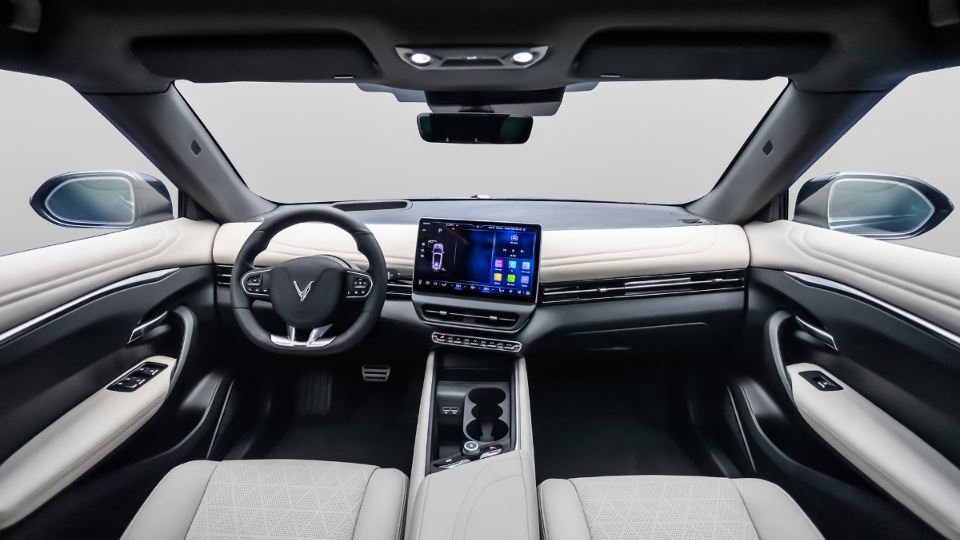 معرفی وین فست VF 7