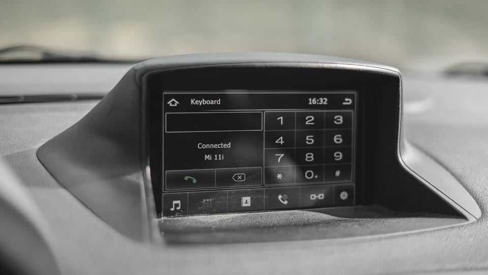 کابین و امکانات رنو فلوئنس دنده‌ای