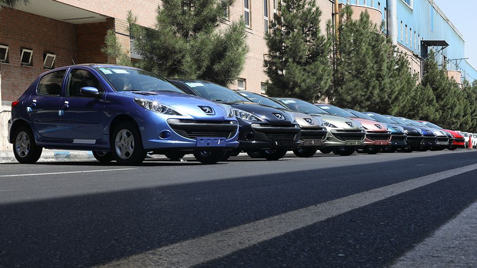 پژو 207 با رنگ سفارشی جدید