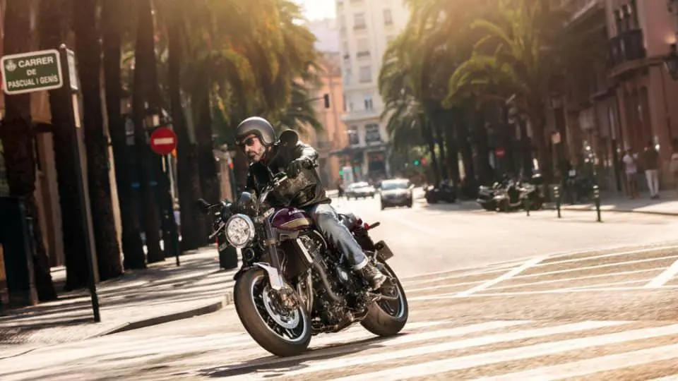 کاوازاکي Z900RS مدل 2025