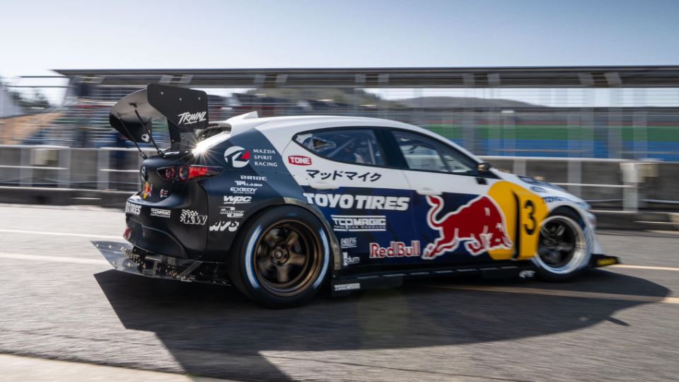 مزدا 3 پیشرانه وانکل 1400 اسب‌ بخار