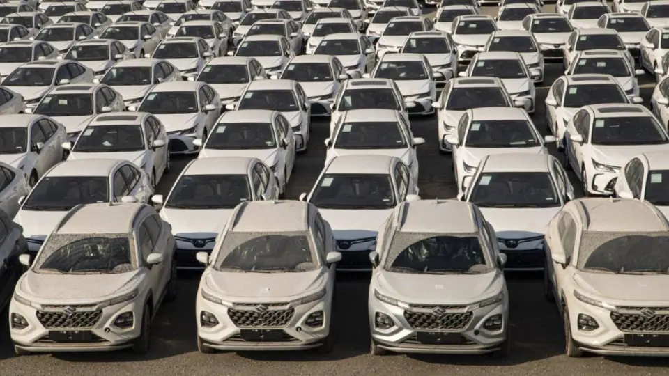 جلوگيري از افزايش چند برابري قيمت خودروهاي وارداتي