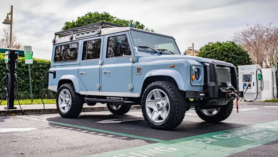 تبديل لندرور ديفندر کلاسيک به شاسيبلند برقي