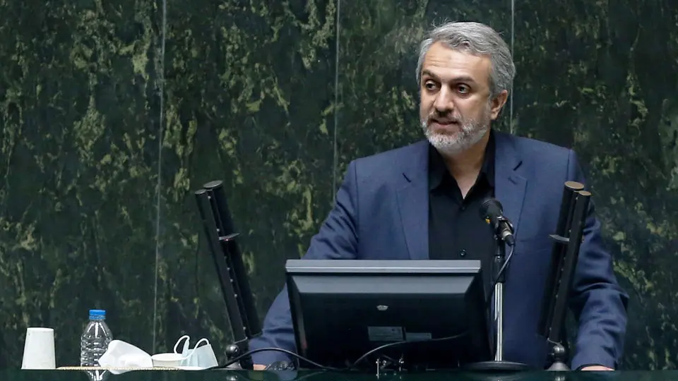 استيضاح وزير صمت با عدم واردات خودرو