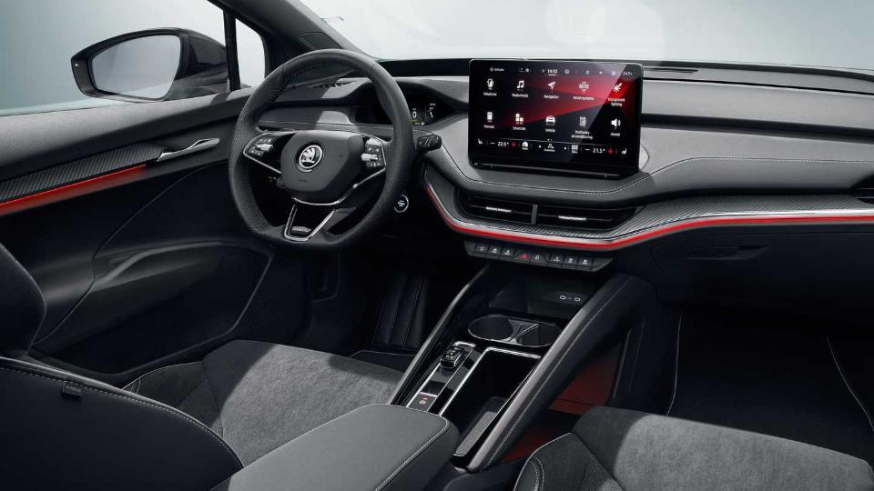 کابین و امکانات اشکودا انیاک iV اسپرت‌لاین