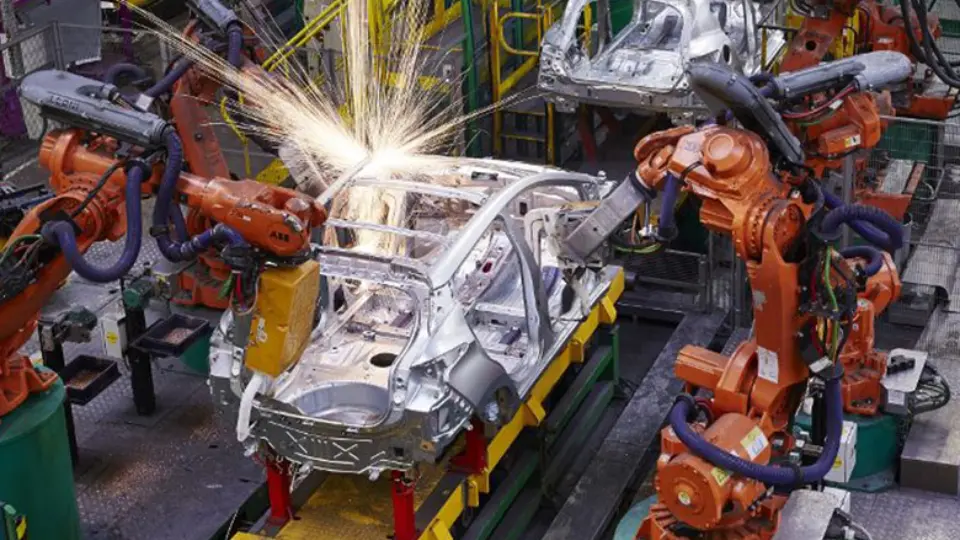 افزايش استانداردهاي اجباري خودرو به 122 مورد