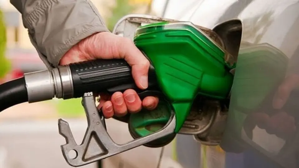 نحوه عرضه بنزين سوپر وارداتي اعلام شد