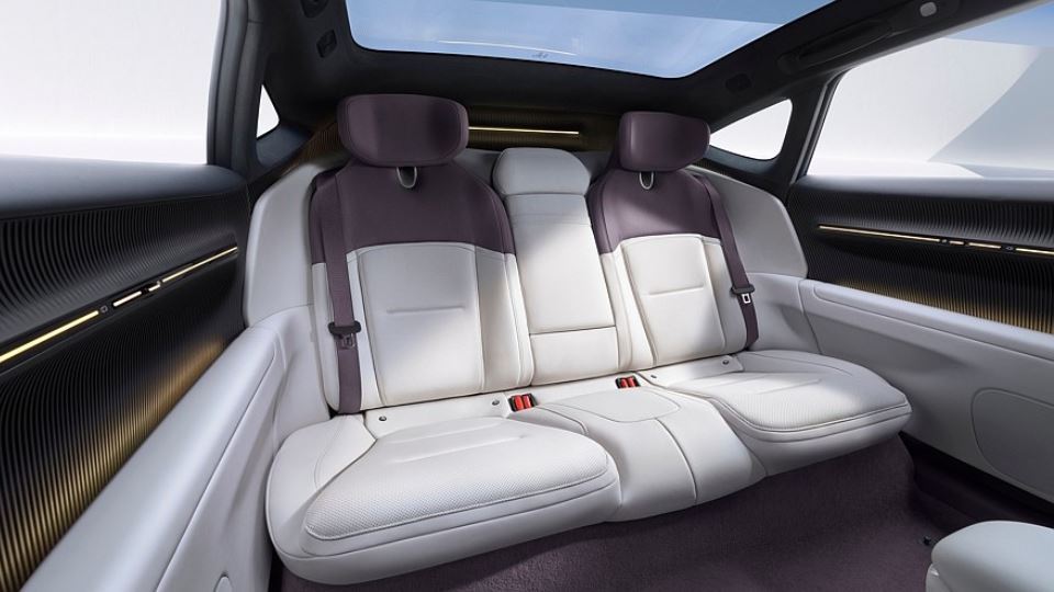 سدان برقی Avatr 12 آواتار 12