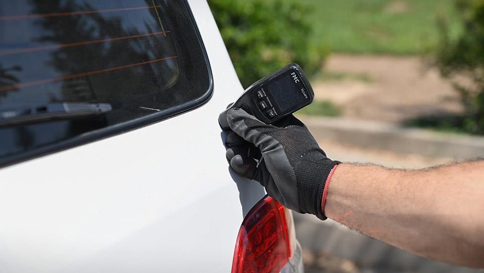 کارشناسی رنگ بدنه خودروی کارکرده با دستگاه