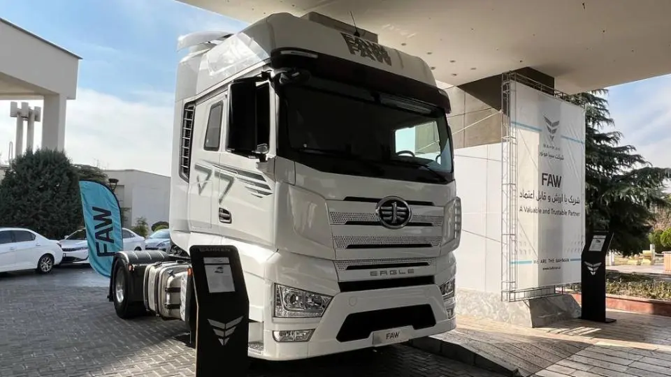 کاميون کشنده فاو J7 سيبا موتور