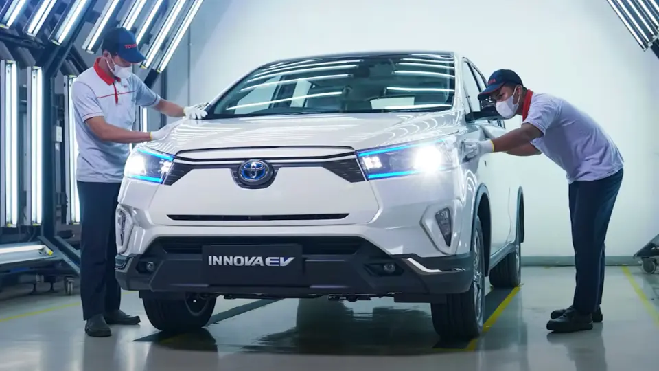 تويوتا اينووا EV ون برقي براي بازار اندونزي