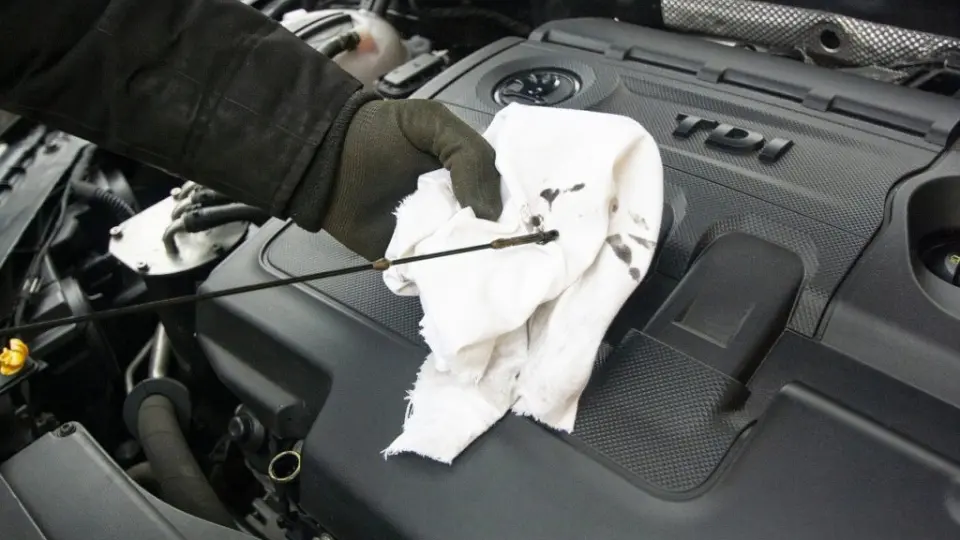 تعويض روغن موتور در زمستان؛ نکاتي که بايد بدانيد