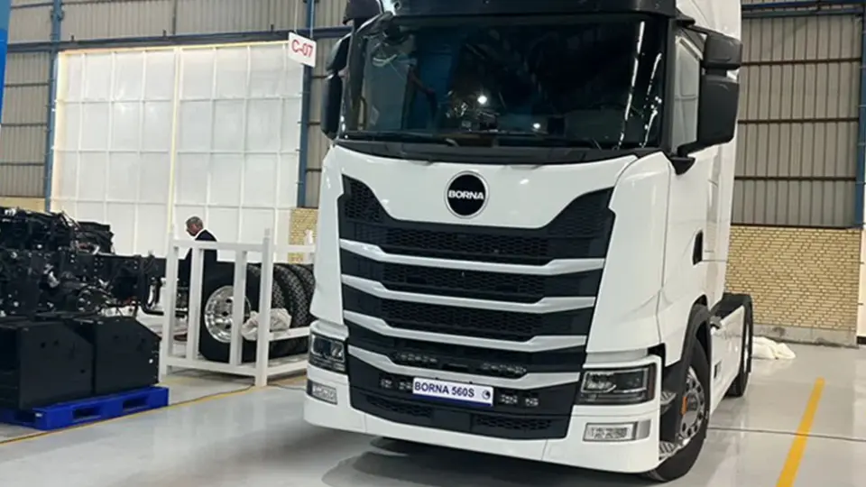 توزيع انواع روغن و لاستيک دولتي براي کاميونداران