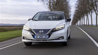 نیسان لیف 10