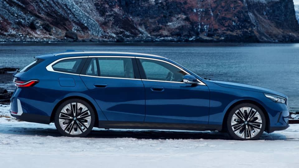 ب‌ام‌و سری 5 تورینگ 2025