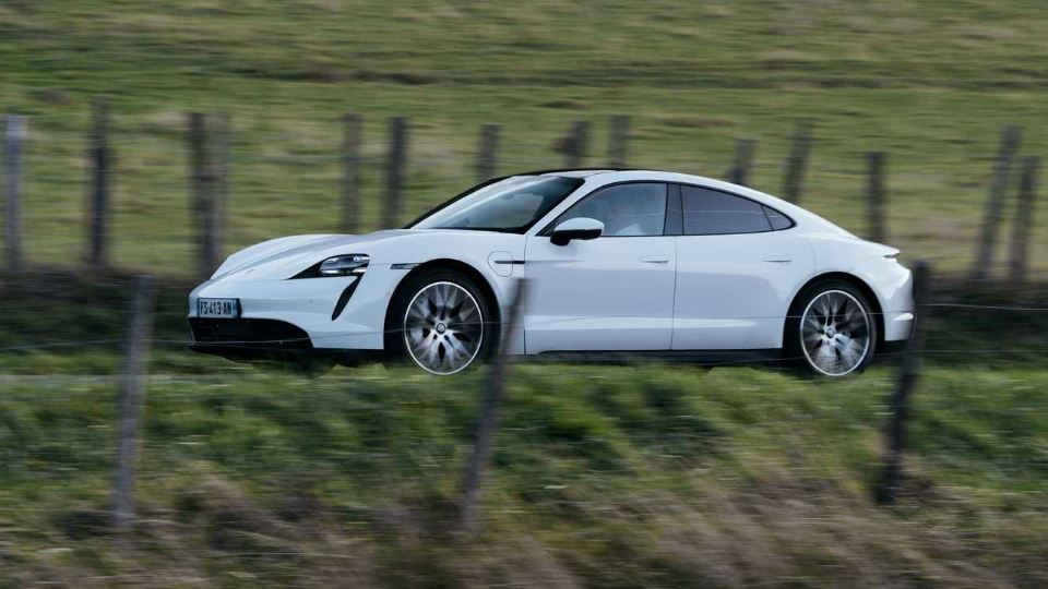 پورشه تایکان