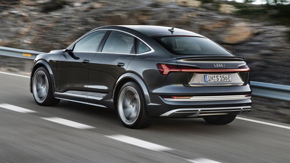 آئودی e-tron S اسپرت بک