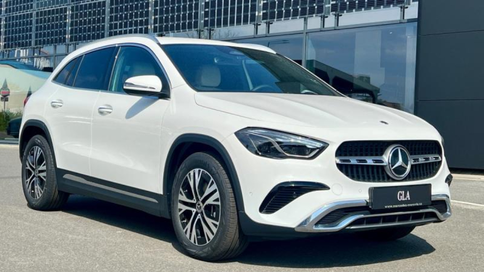 بررسی مرسدس بنز GLA وارداتی کیان خودرو منبع سایت باما