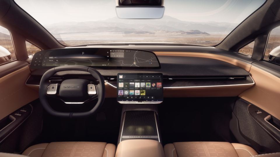 لوسید گراویتی 2025