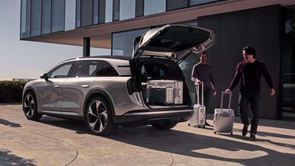 لوسید گراویتی 2025