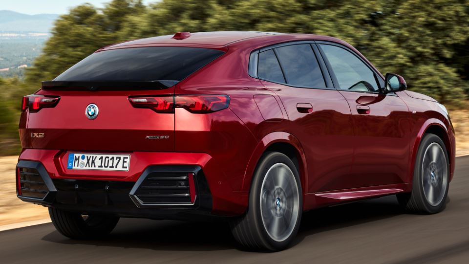 2024 ب‌ ا م‌ و iX2