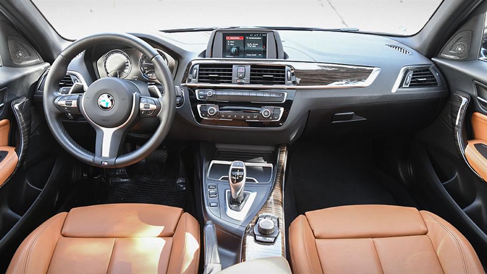 کابین ب‌ام‌و 125i