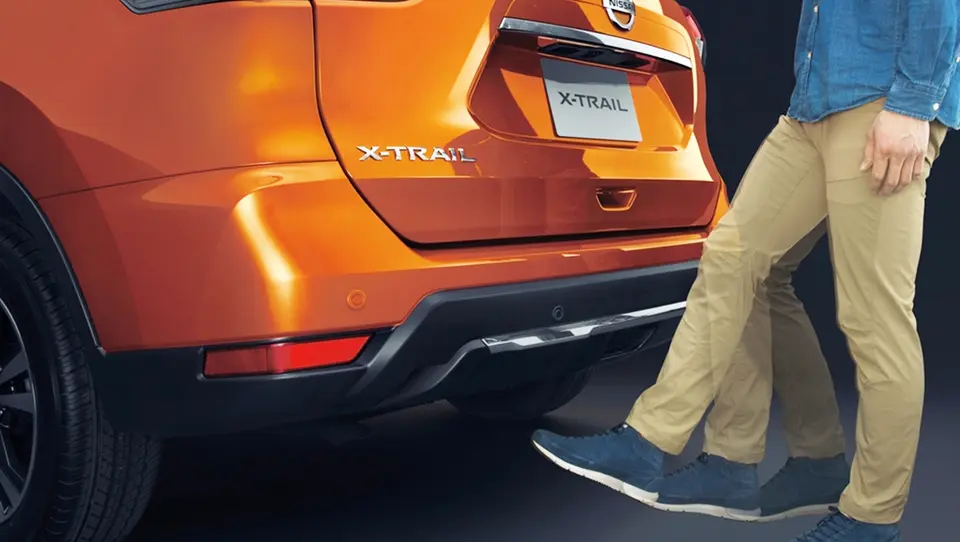 حالا با پای‌تان، صندوق را باز کنید!