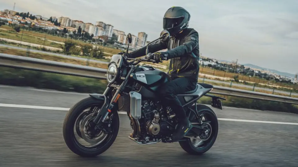 هاسکوارنا Svartpilen 801