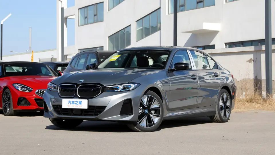 بررسي ب ام و i3 برقي راسا موتور خاورميانه