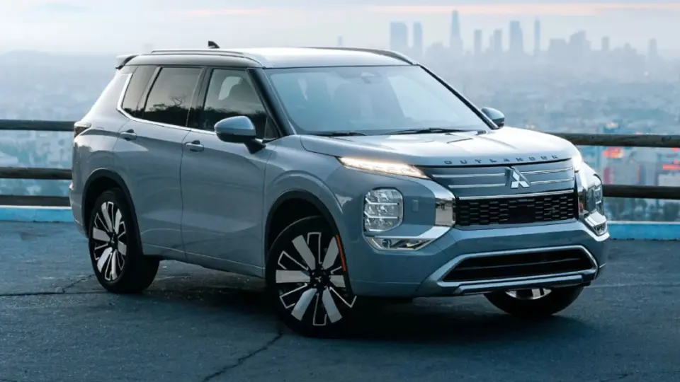 ميتسوبيشي اوتلندر نسخه بازار آمريکا