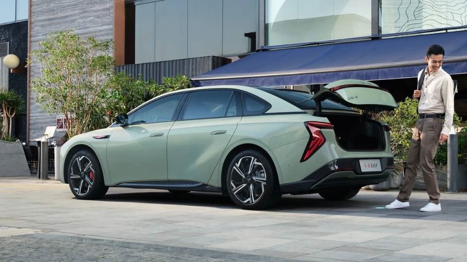 نخستین تصاویر از هونگچی EH7