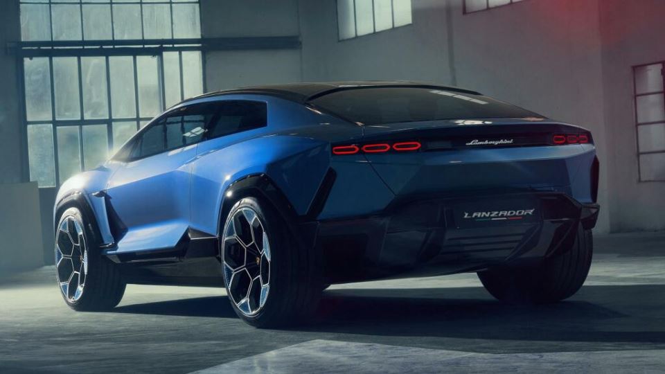 لامبورگینی لانزادور
