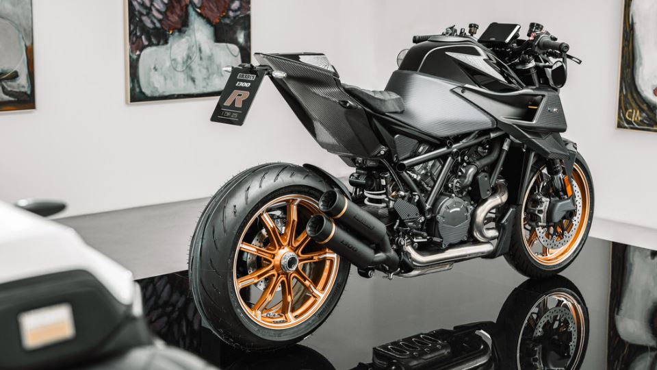 کی‌تی‌ام برابوس 1300R مستر پیس ادیشن