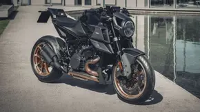 معرفی کی تی ام برابوس 1300R مستر پیس ادیشن