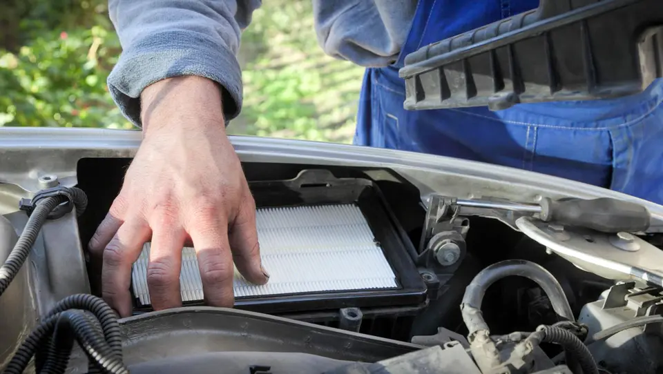 قدم ششم: فیلترهای هوا را بررسی کنید