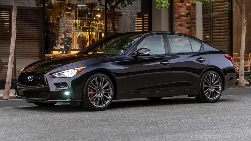 اينفينيتي Q50 نسخه Black Opal