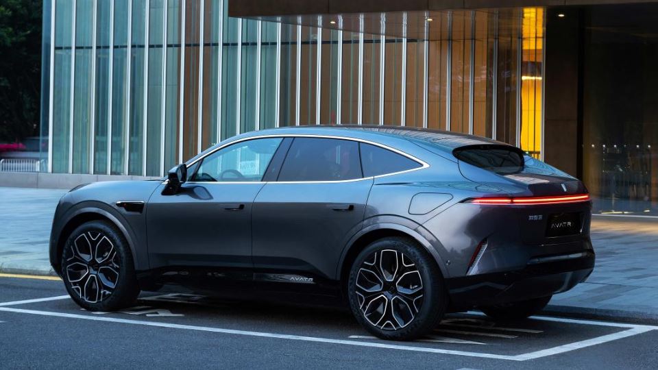 Avatr 11 single-motor