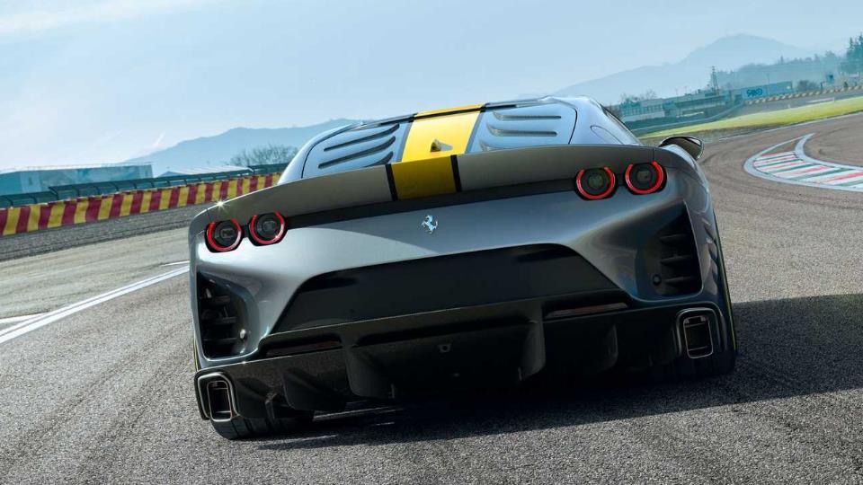 فراری 812 کامپتیتزیونه