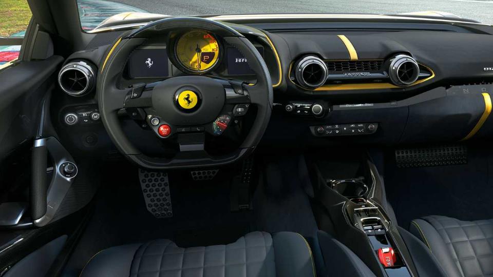 فراری 812 کامپتیتزیونه