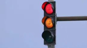 اولین چراغ راهنمایی هوشمند زمان صفر در تهران فعال شد