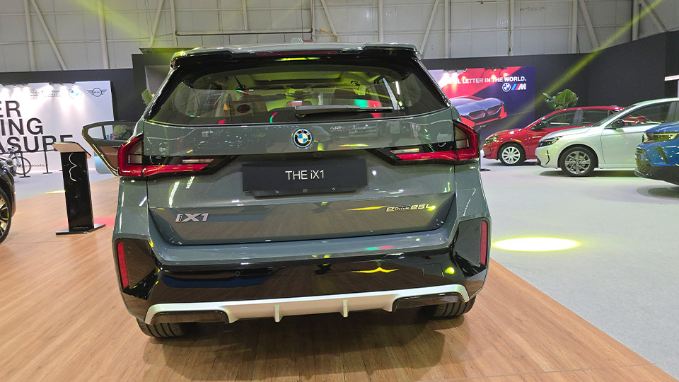 بامو iX1 eDrive20